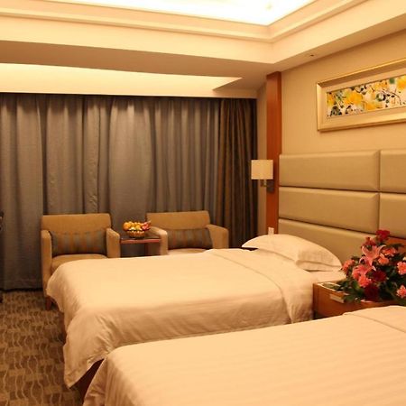 Golden Sea View Hotel Haikou ไหโขว่ ภายนอก รูปภาพ