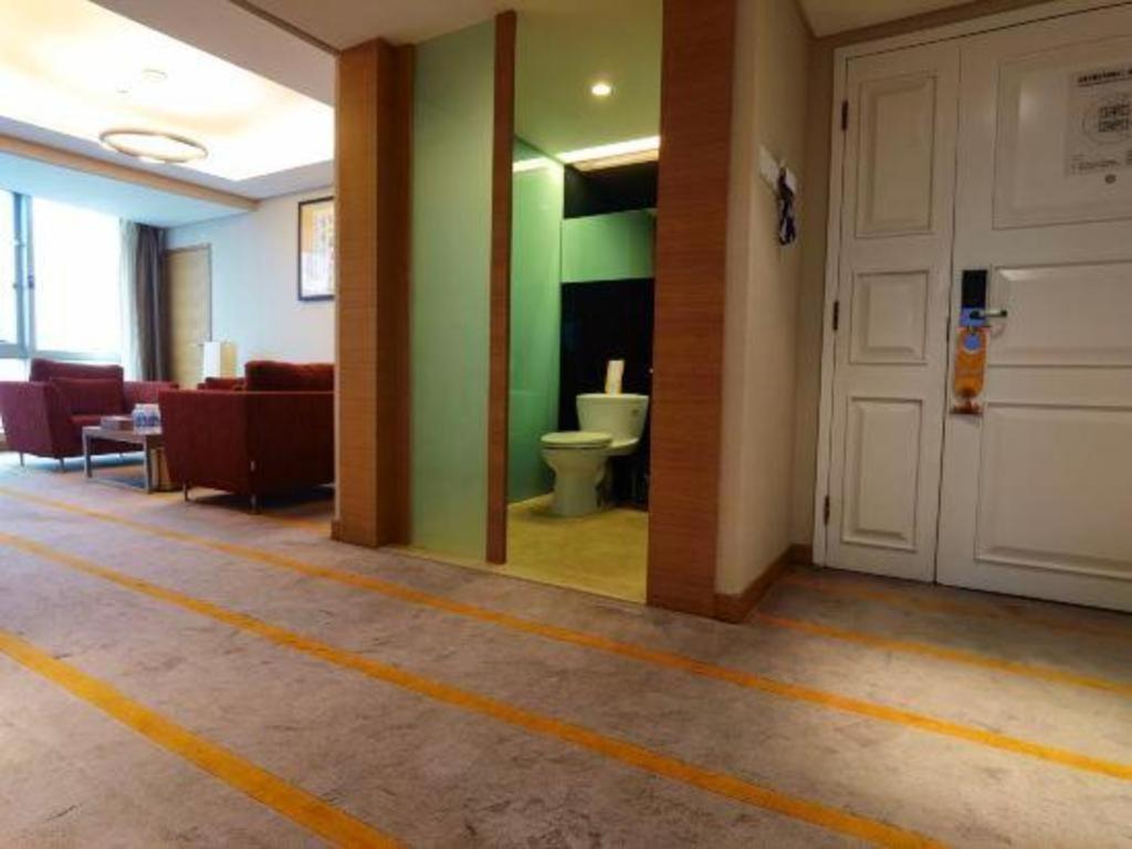 Golden Sea View Hotel Haikou ไหโขว่ ภายนอก รูปภาพ