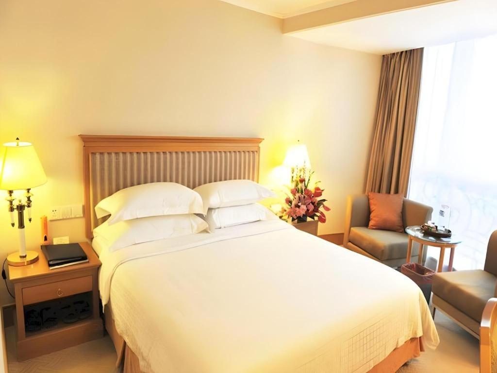 Golden Sea View Hotel Haikou ไหโขว่ ภายนอก รูปภาพ